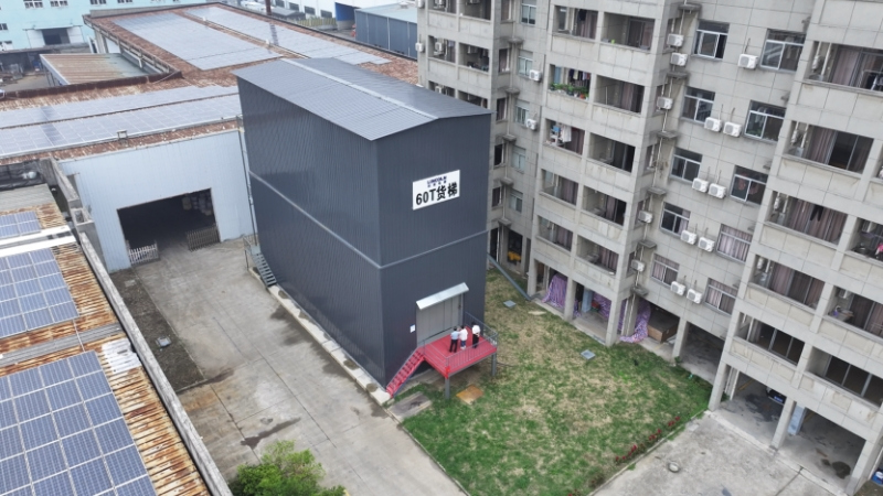 解决方案:惊呆！30辆车同时升降，这货梯载人掉车不是分分钟的事？